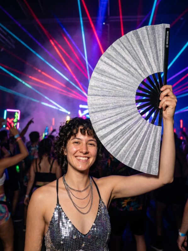 Festival Fan, srebrny z brokatem, błyszczące akcesorium na Rave i CSD